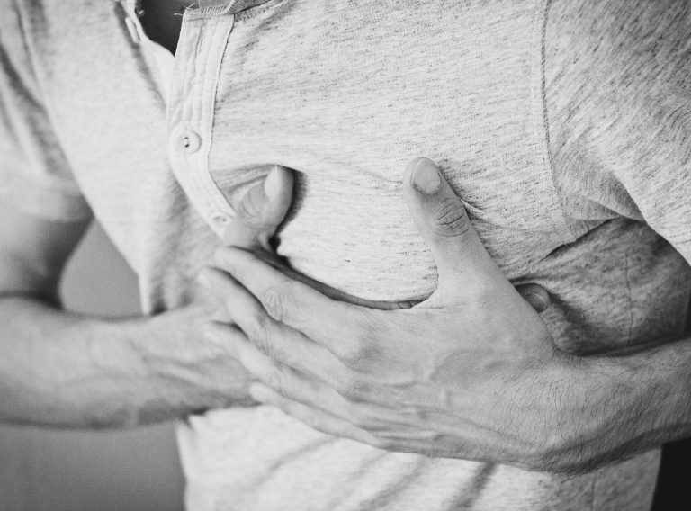 first-aid-for-heart-attack-what-to-do-in-an-emergency